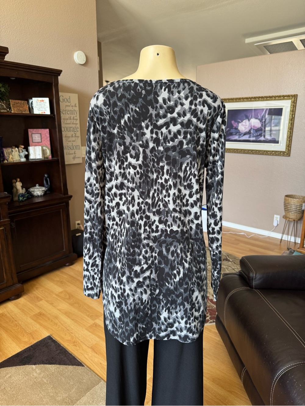 Lularoe black & gray animal print scoop neck tunic-size XL - Picture 8 of 9